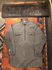 画像2: 40s Sturdy Oak  Black Chambray  Half Zip (2)